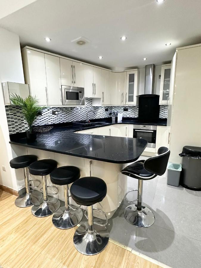 Retreat To A Stylish Ensuite In London Londres Exterior foto